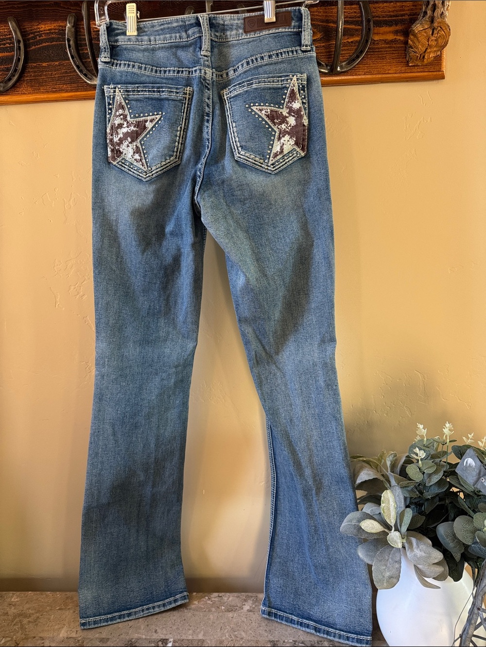 Rock & Roll Denim Women’s Blue Star-Accent Bootcut Jeans - Picture 2 of 12